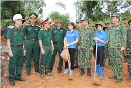 Kiểm tra tiến độ xây dựng, tu bổ các hạng mục công trình tại khu di tích Bộ Tổng Tham mưu ở huyện Định Hóa